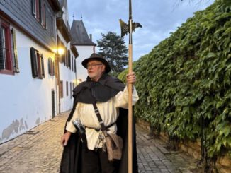 Eltville bietet im August Führungen in Burgturm und Altstadt sowie eine Gutenberg-Schiffstour