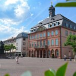 Hanau: Ausstellung zeigt Lebensrealitäten von Menschen mit Suchterkrankung