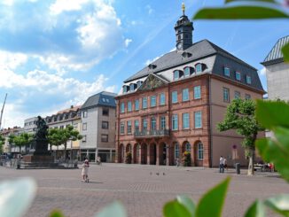 Hanau: Ausstellung zeigt Lebensrealitäten von Menschen mit Suchterkrankung
