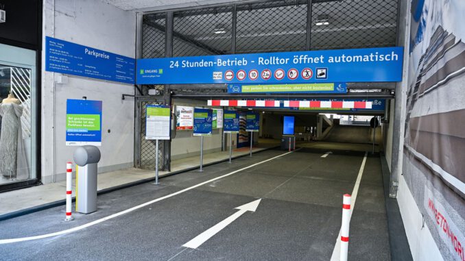 Hanau: Bodenprüfung führt zu ganztägiger Sperrung des Parkhauses Nürnberger Straße Hanau: Bodenprüfung führt zu ganztägiger Sperrung des Parkhauses Nürnberger Straße