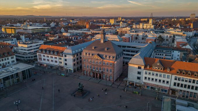 Hanau legt aktualisiertes Klimaschutzkonzept vor und zielt auf stadtweite Klimaneutralität bis 2045