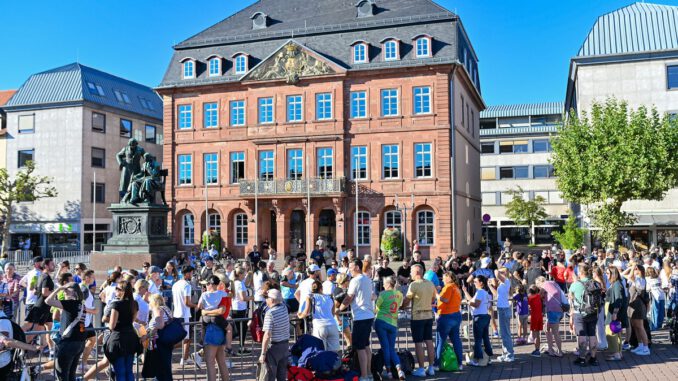 Hanauer Stadtlauf wird 25 Jahre und erweitert Startplätze zugunsten der Frauenhäuser