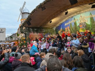 Mehr als 100 Stimmen auf dem Hanauer Weihnachtsmarkt sichern 5000 Euro für Hospizdienst