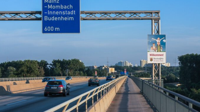 Politiker fordern Teilfreigabe der Abfahrt Mainz Mombach auf der A643 Politiker fordern Teilfreigabe der Abfahrt Mainz Mombach auf der A643