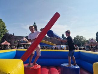 Reisinger Anlagen werden zur Spiellandschaft: Fünf Tage Ferienprogramm für Kinder in Wiesbaden