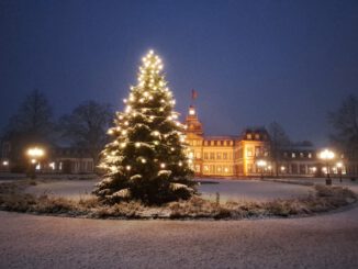 Schloss Philippsruhe mit GrimmsMärchenReich weist geänderte Öffnungszeiten an den Feiertagen aus