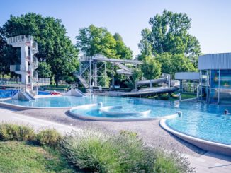 Teams im Freibad sollen Zwischenfälle verhindern und Hilfsangebot sichtbarer machen