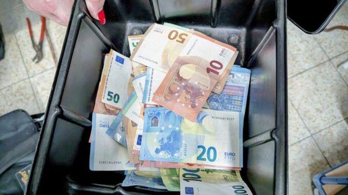 Wiesbaden beschlagnahmt illegale Glücksspielautomaten und meldet hohe Umsätze