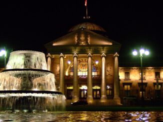 Wiesbaden plant Drohnenshow und verschärfte Kontrollen rund um das Bowling Green zu Silvester