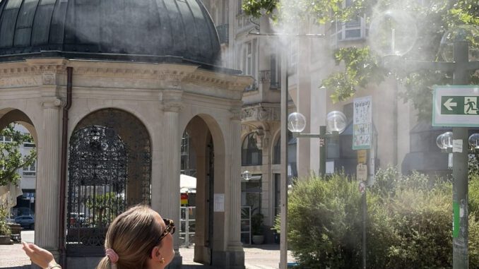 Wiesbaden testet mobile Sprühnebelanlagen in der Innenstadt zur Abkühlung an Hitztagen