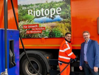Wiesbadener Müllflotte tankt synthetischen Diesel zur Emissionsminderung